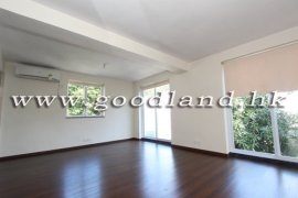 Sai Kung Convenient Location Village House for Sale