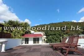 Sai Kung Convenient Location Village House for Sale