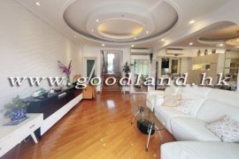 Marina Cove Waterfront Villa In Sai Kung