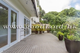 Expat Community House with Spacious Kitchen in Clear Water Bay