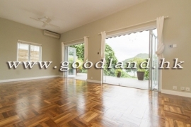 Expat Community House with Spacious Kitchen in Clear Water Bay