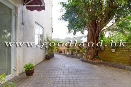 Expat Community House with Spacious Kitchen in Clear Water Bay