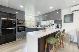 【Sai Kung Detached House for Sale】4-BR 2-Suite Fenced Garden