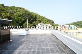CLEAR WATER BAY Upper Duplex Village House with Private Roof and Greenery View For Rent