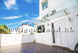 Sai Kung Villa for Sale with Garden & Pool | Hot Location
