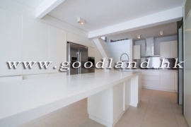 Clear Water Bay Renovated Semi-detached Sea View Garden House for Sale&Rent