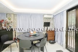 【Sai Kung Village House For Sale】3-BR 2-Suite Fenced Garden